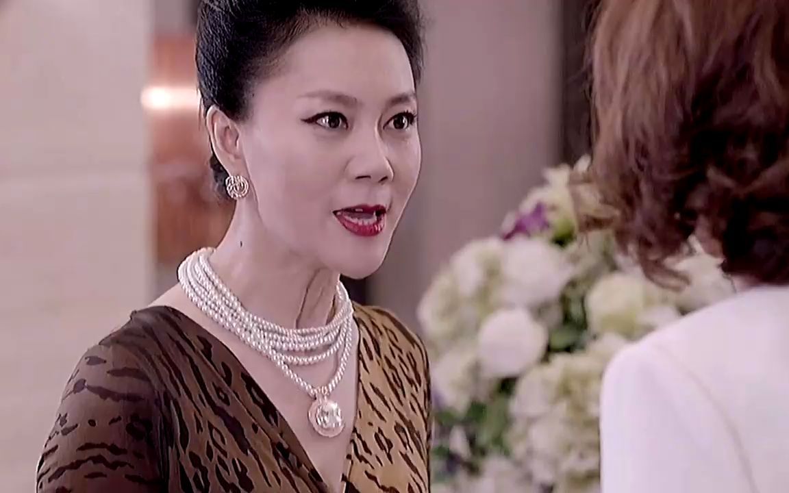 电视剧:心机女抢了原配丈夫 没想到结婚第一天就被厉害婆婆打