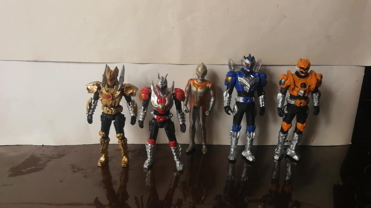 儿童节来回忆童年 金甲战士 铠甲勇士怀旧玩具