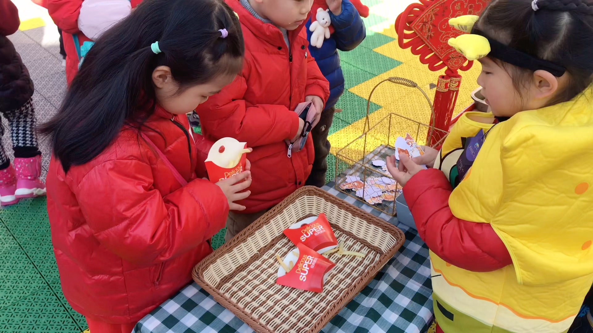 [图]【宁波大学】文萃幼儿园“龙腾虎跃 纳福迎春”迎春庙会