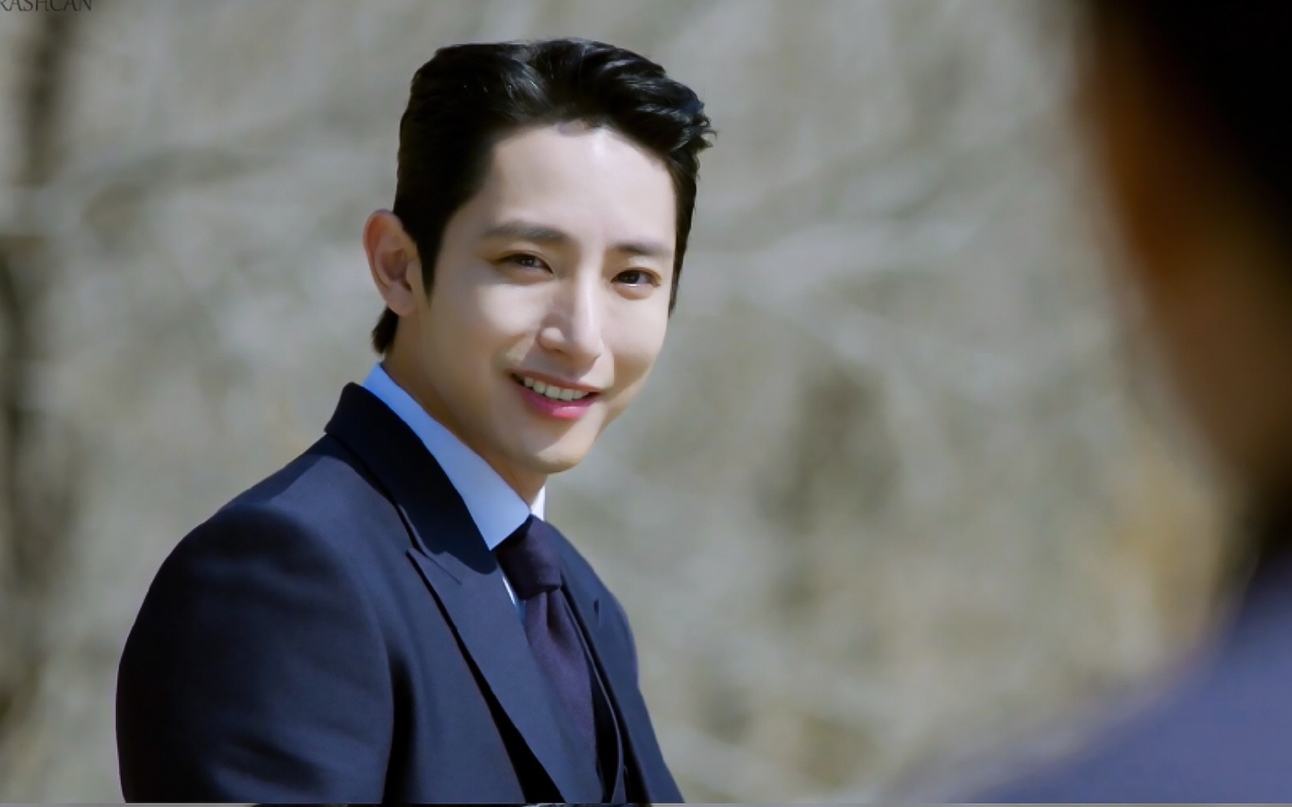 没人可以逃脱李洙赫扯领带的魅力_哔哩哔哩 (゜-゜)つロ 干杯~-bili