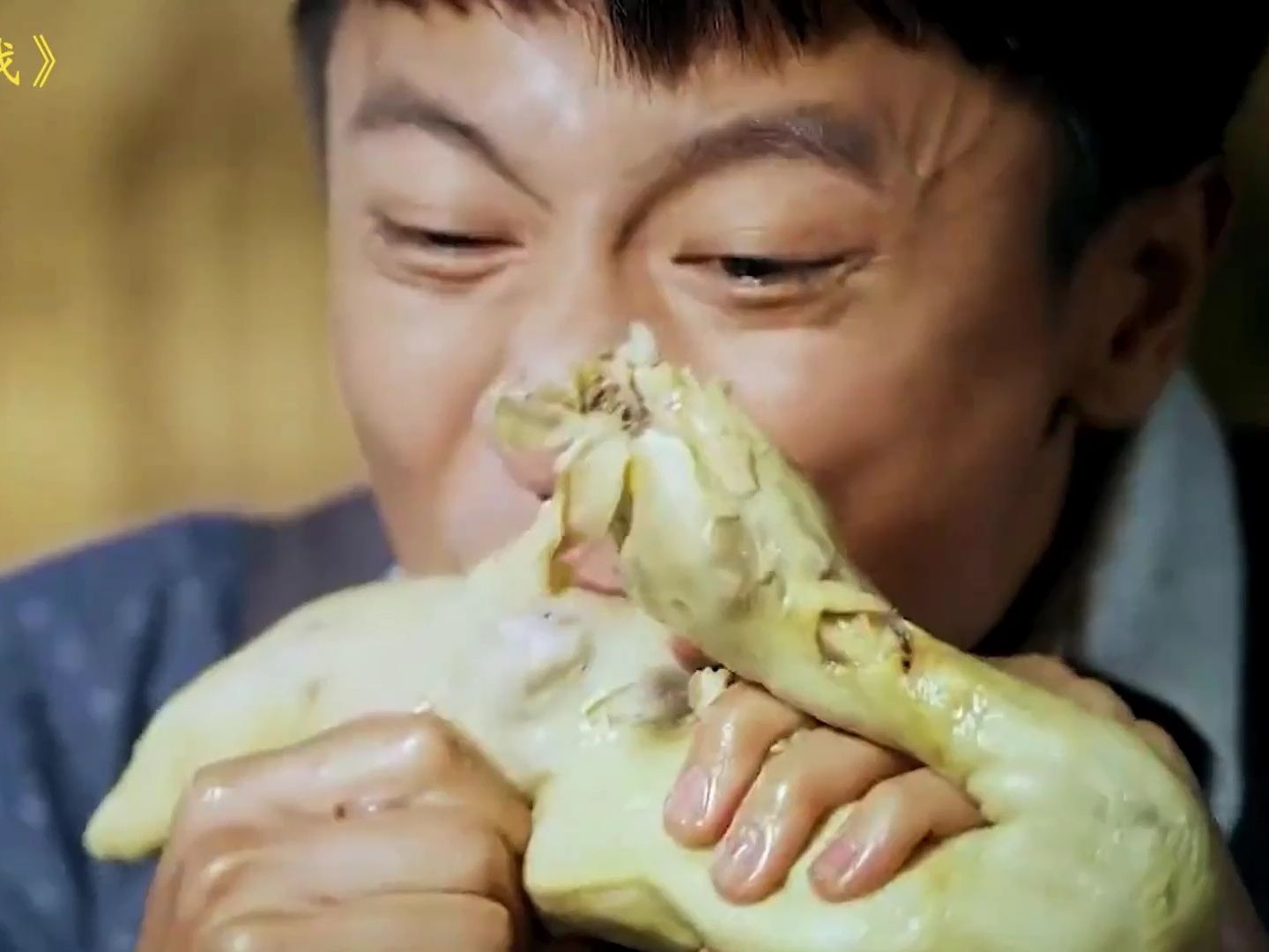 盘点影视中饿死鬼八大吃饭场面:下馆子,一个人啃整只桂花鸭!