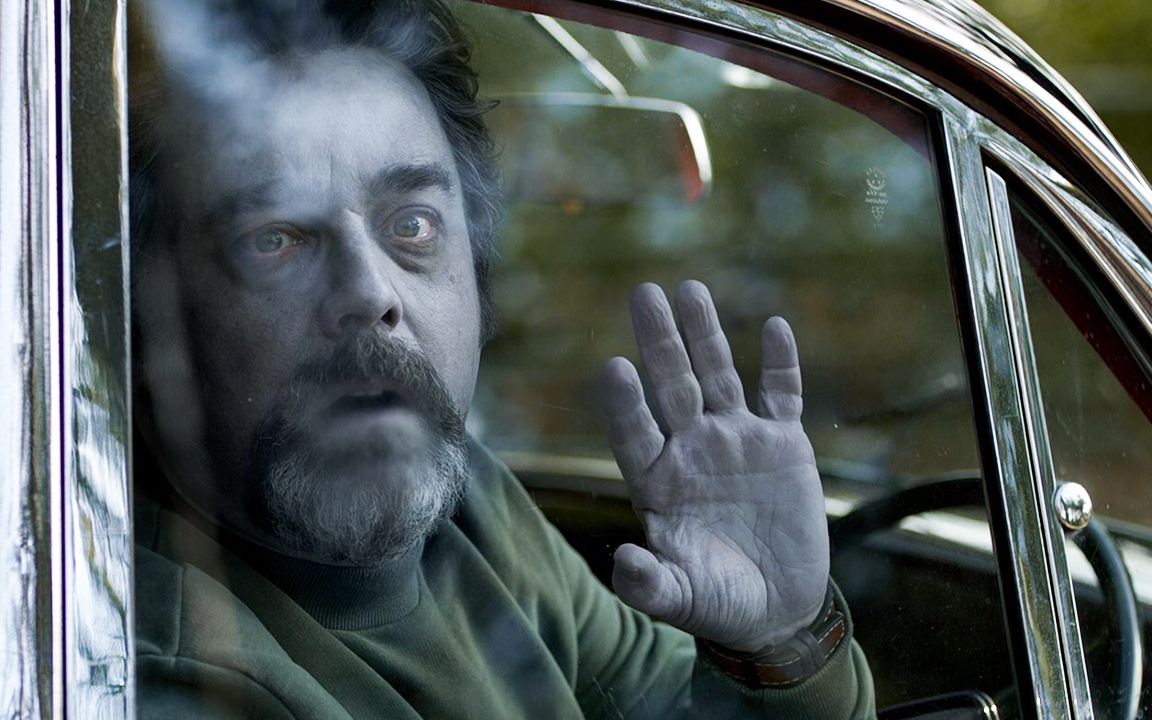 【穷电影】教授遇灵异现象,竟无法解释,最终发现自己生活的世界如此