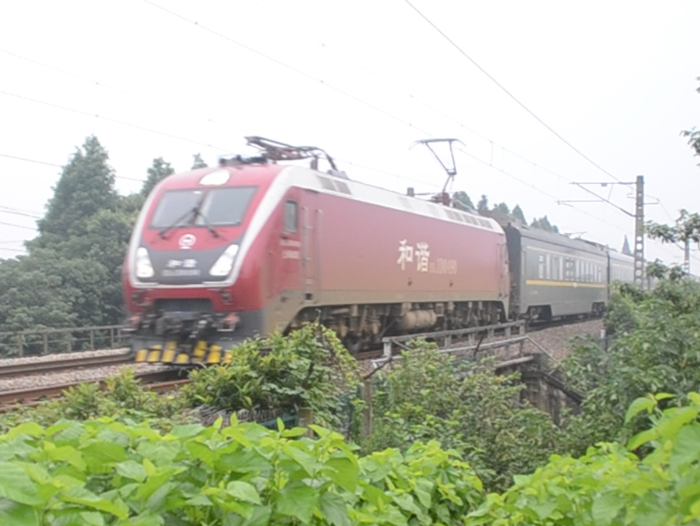 【中国铁路】z282次 通过沪昆线k157km hxd1d0490