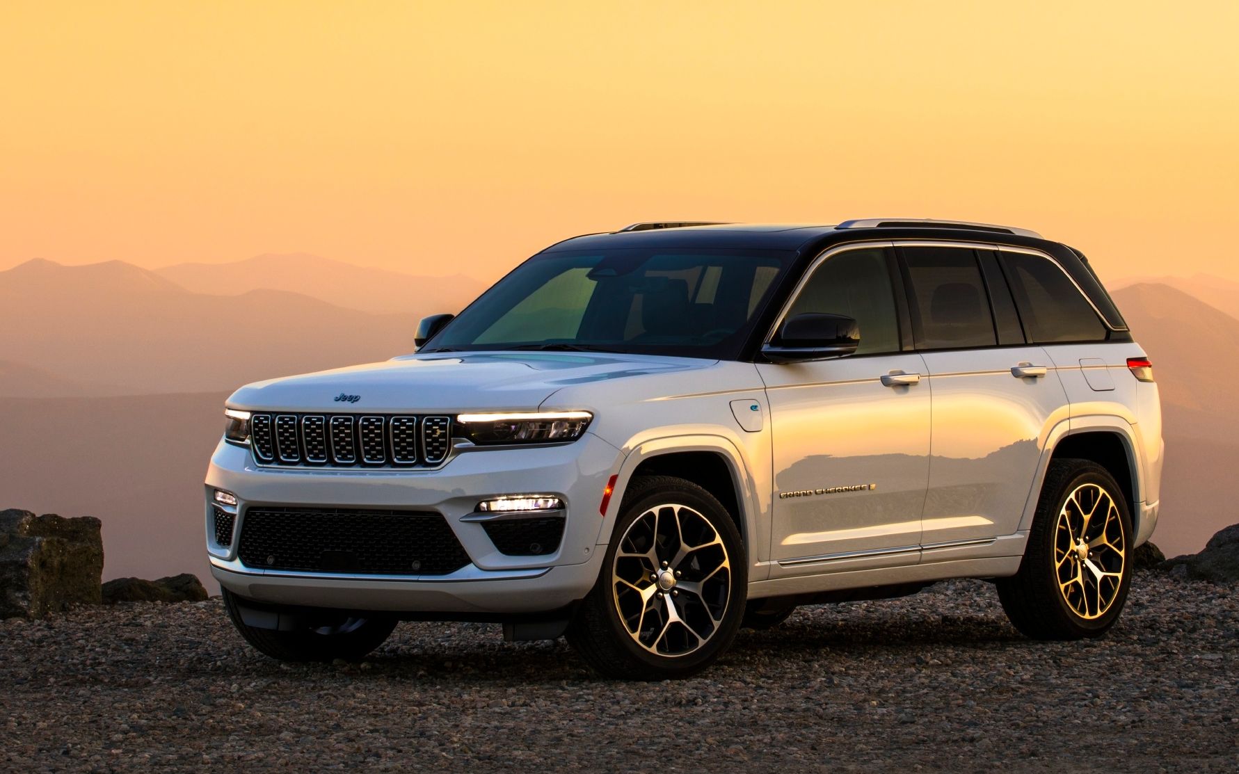 【4K鉴赏】23款 JEEP 大切诺基 Grand Cherokee Summit哔哩哔哩bilibili