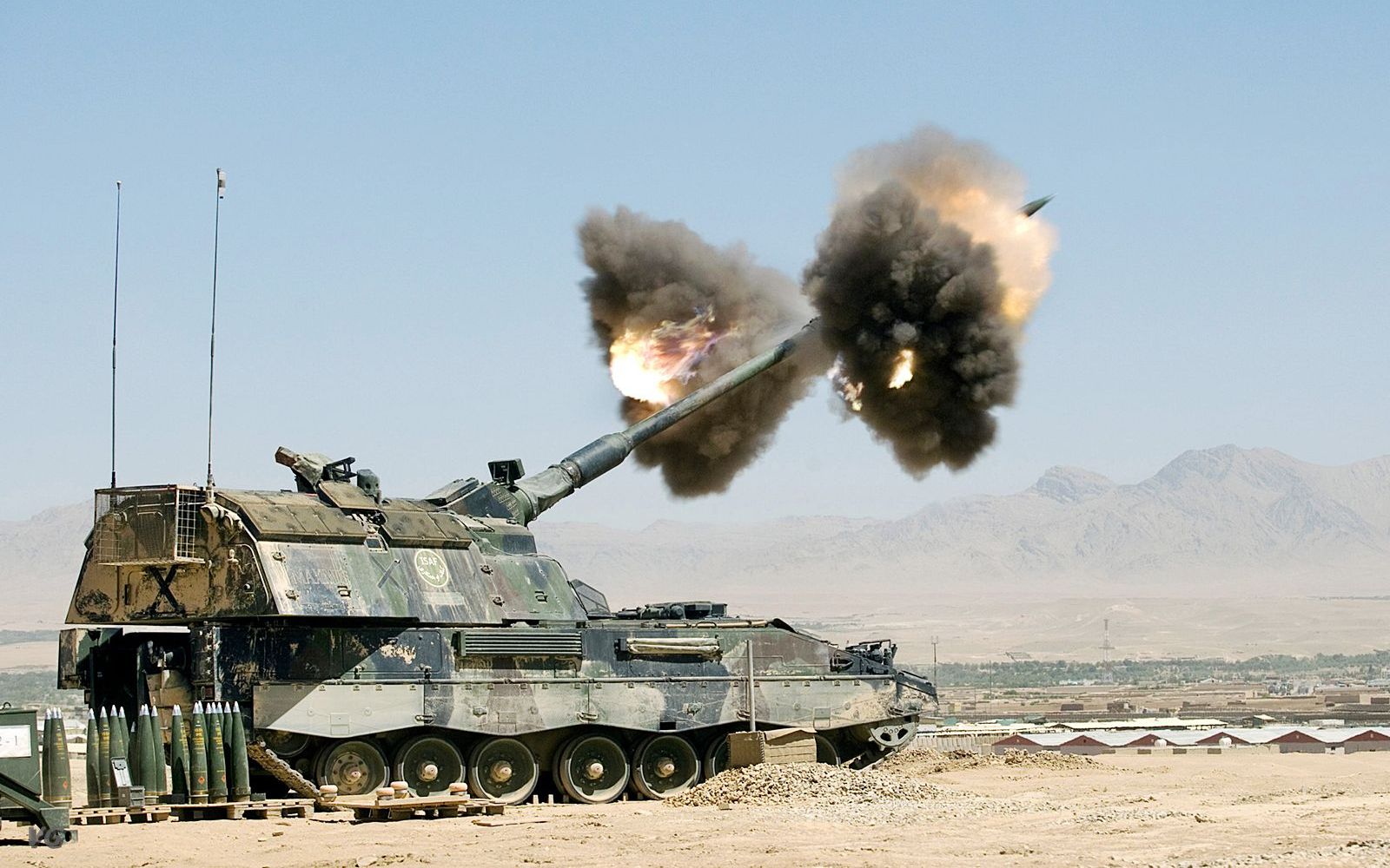 德国陆军pzh2000自行榴弹炮,全球备受青睐的先进火炮之一!