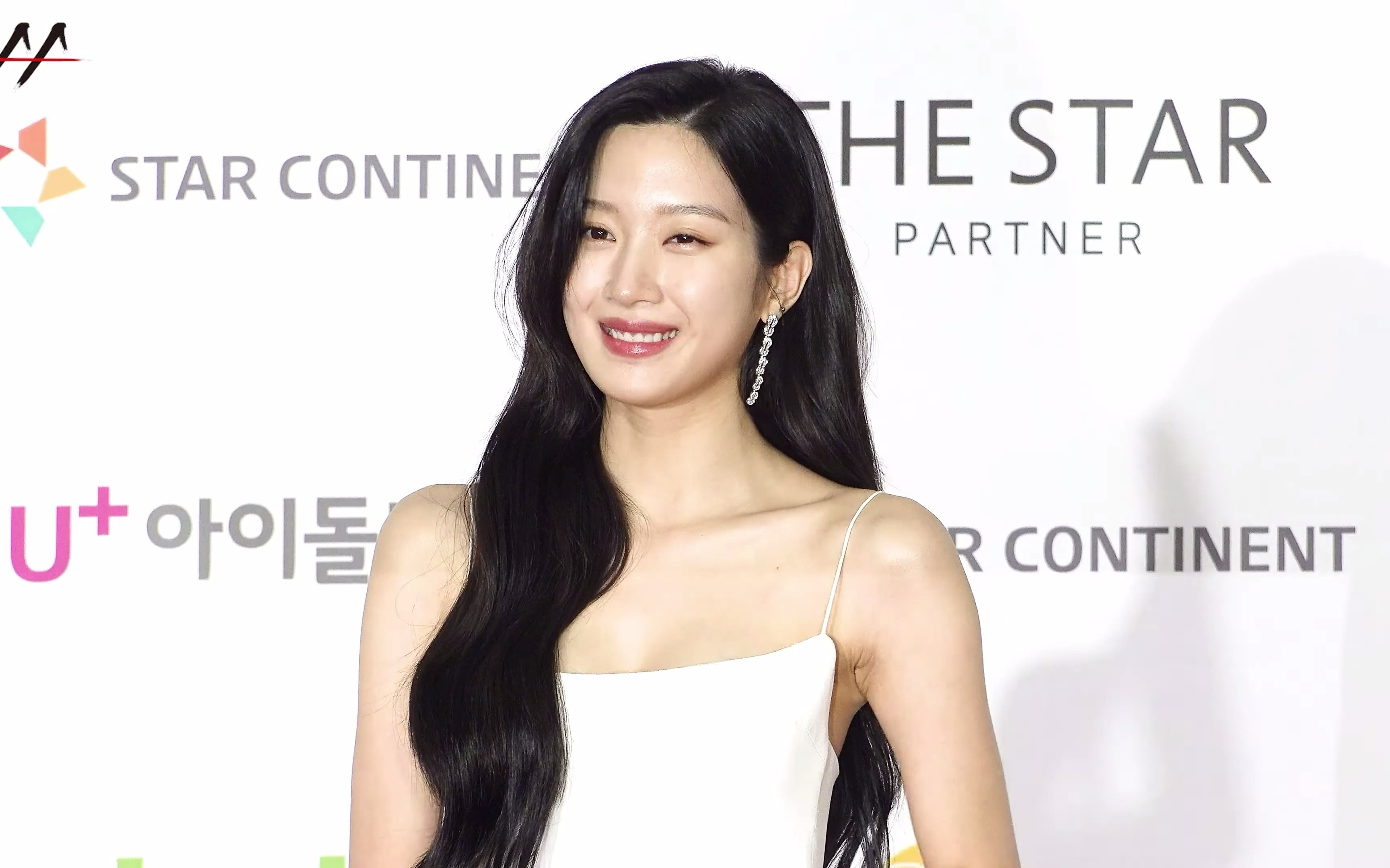 4k2021asiaartistawards亚洲艺术家大奖韩国女星文佳煐红毯走秀