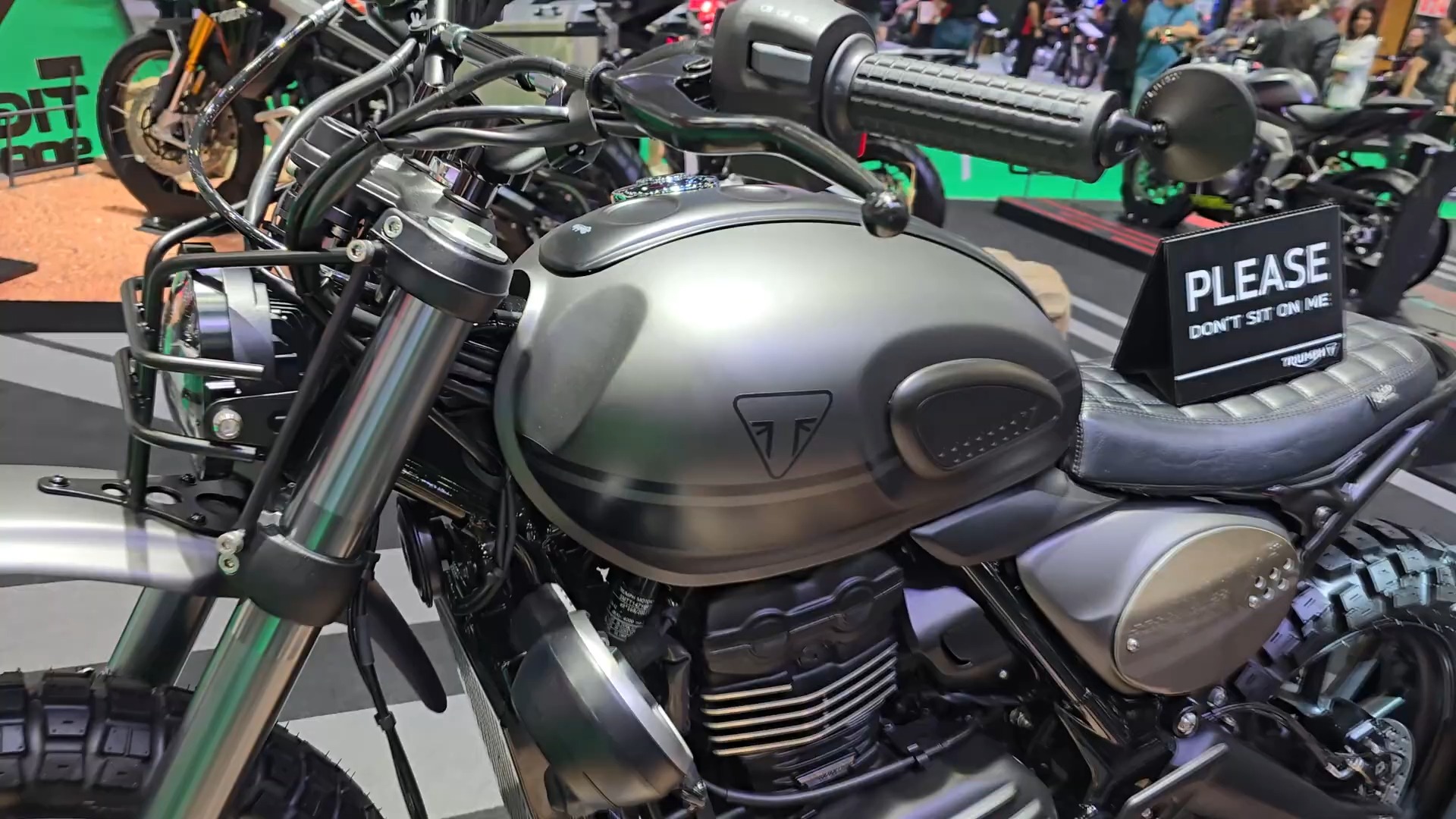 凯旋scrambler 400 x