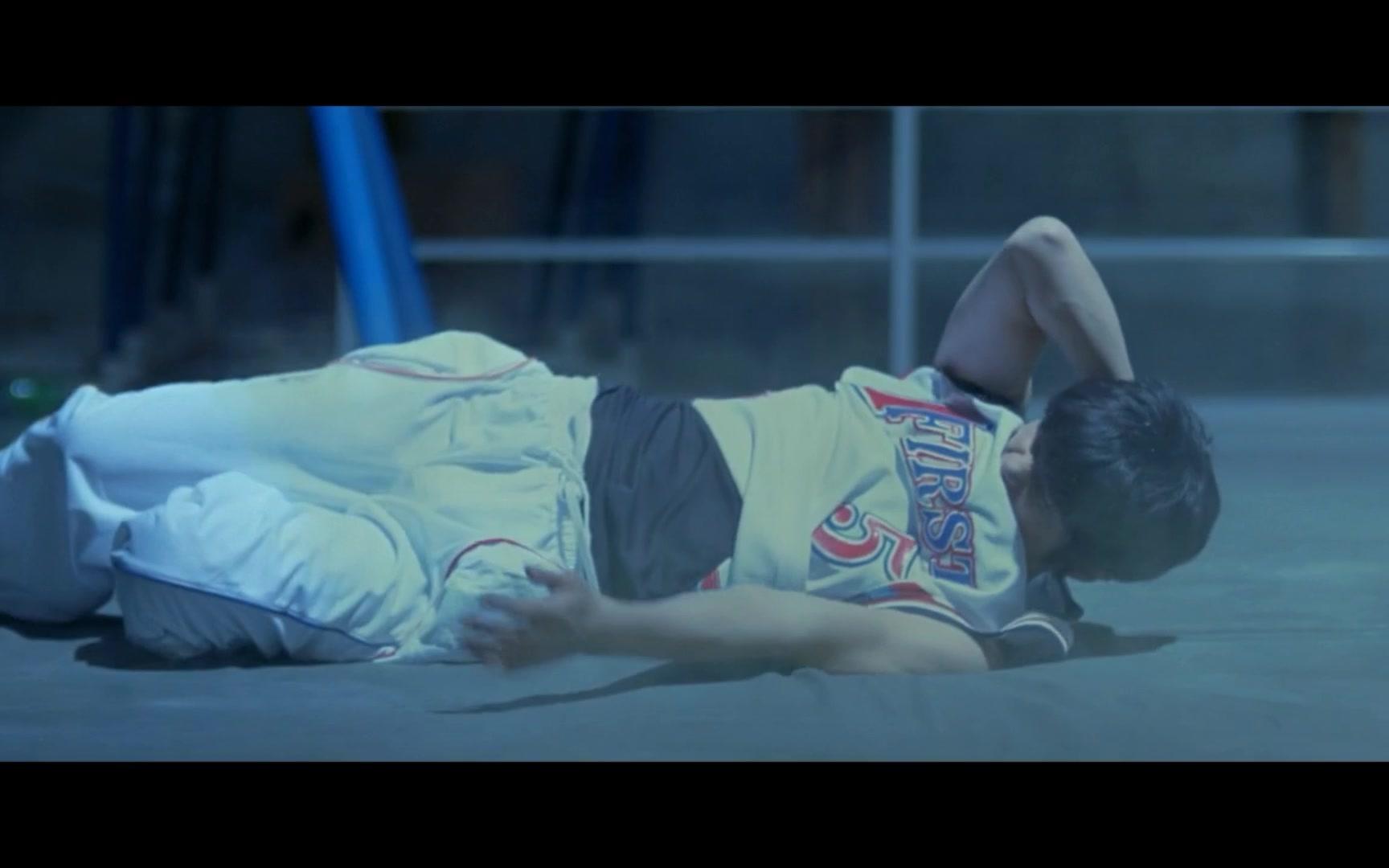 方世杰耍帅轻功灌篮两连摔周杰伦的搞笑连摔一脸假意镇定