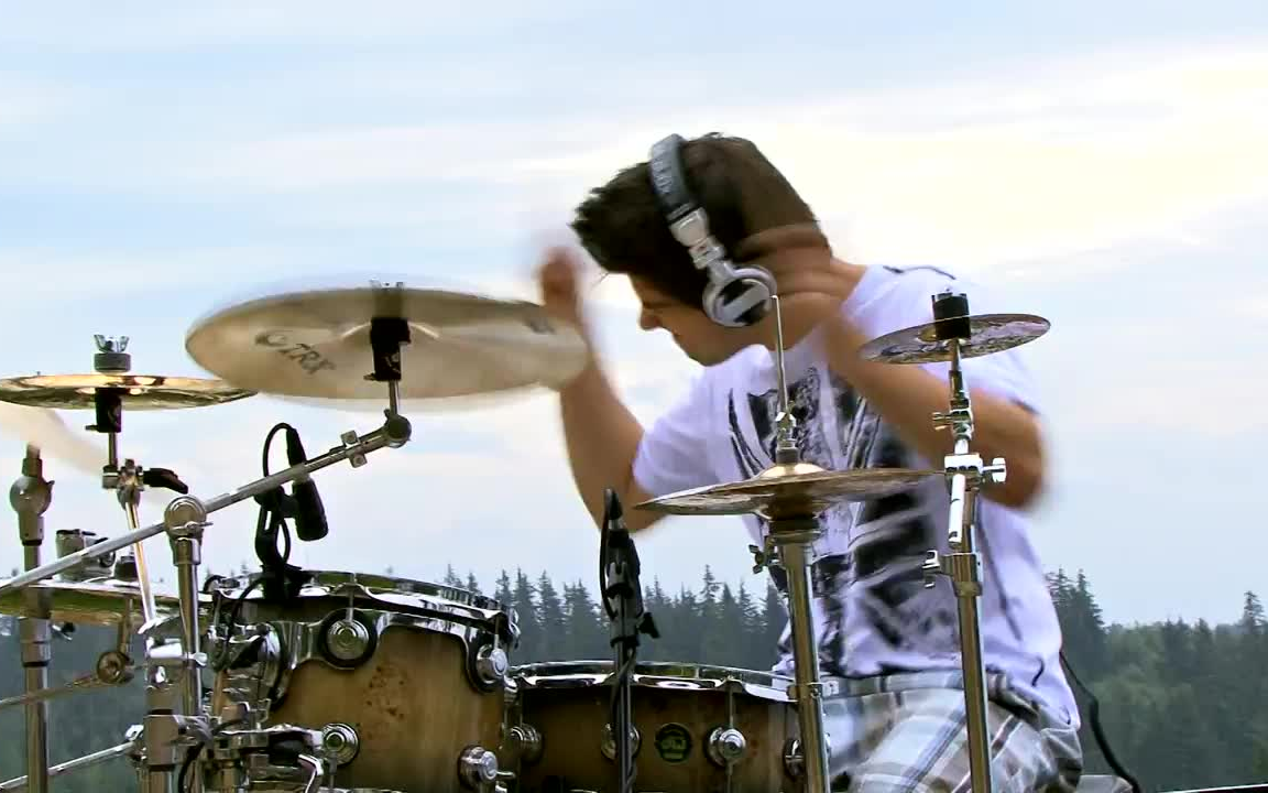 [图]30 Seconds to Mars - Kings and Queens - Cobus Potgieter(Drum Cover)