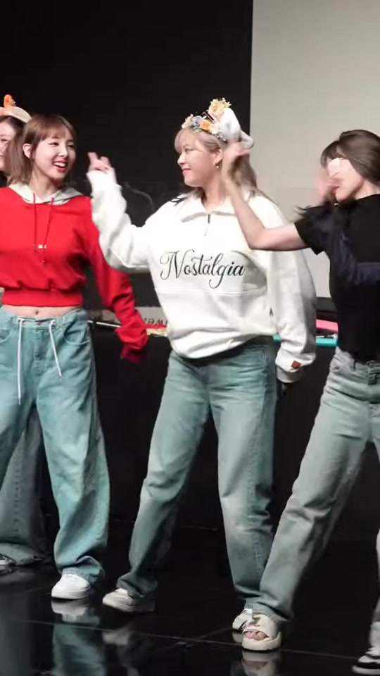 两次 #jeongyeon #fansign #fancam #talkthattalk