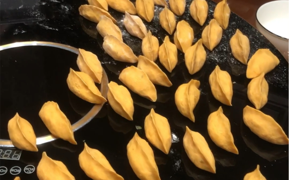 【地瓜饺】呜呜妈妈给我做好吃的
