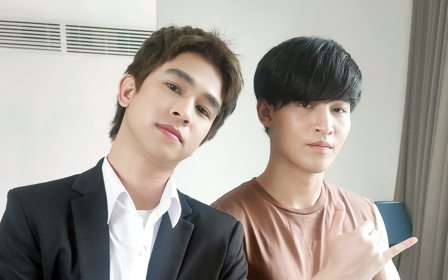 【ohmfluke】他在偷偷看着他,别让他发现喽_哔哩哔哩_bilibili