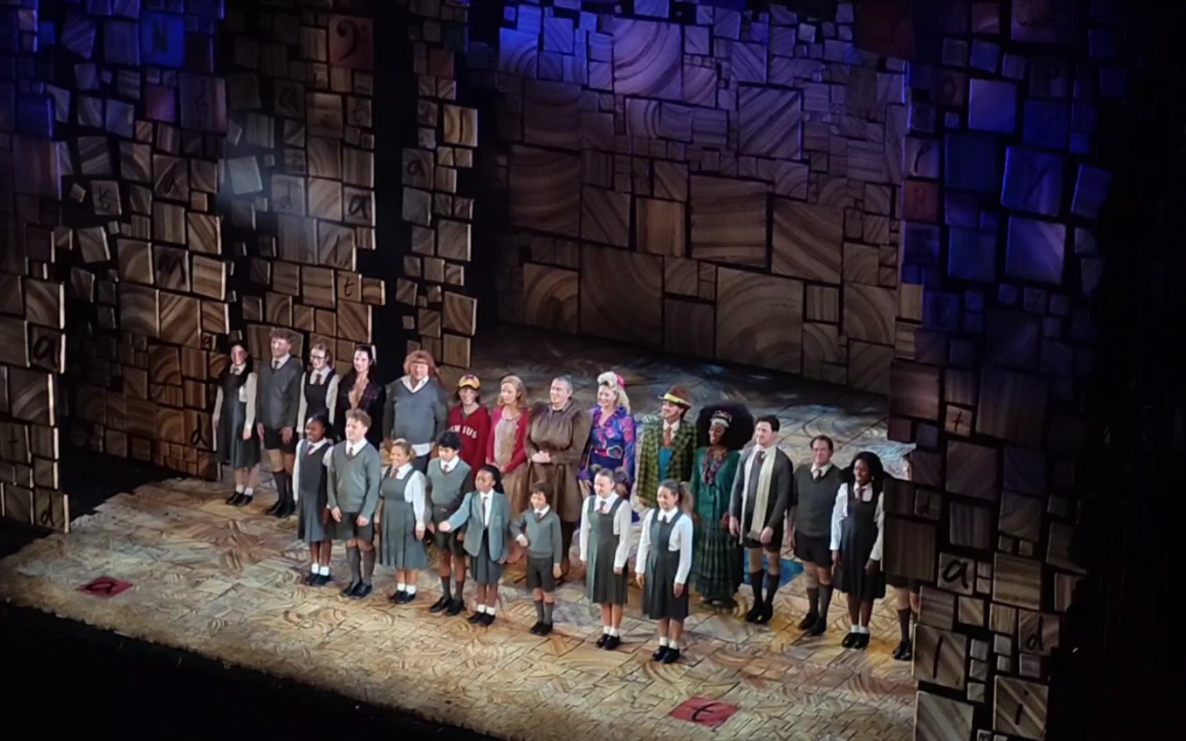 23 赶场记录 晚场 原版音乐剧《玛蒂尔达》 幕间互动 谢幕 二七剧场