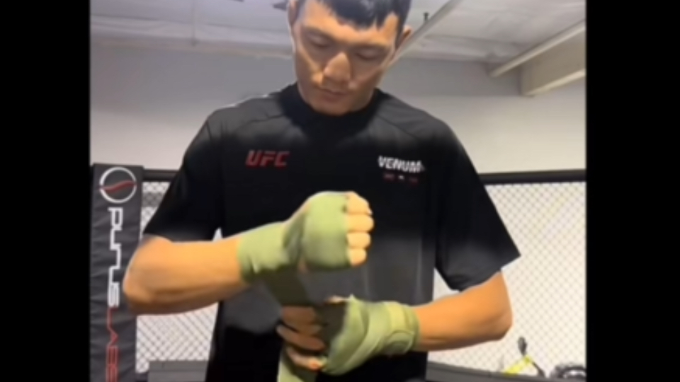 UFC“藏族雄鹰”苏木达尔基最新训练,他将在10月20日对阵约翰逊.哔哩哔哩bilibili