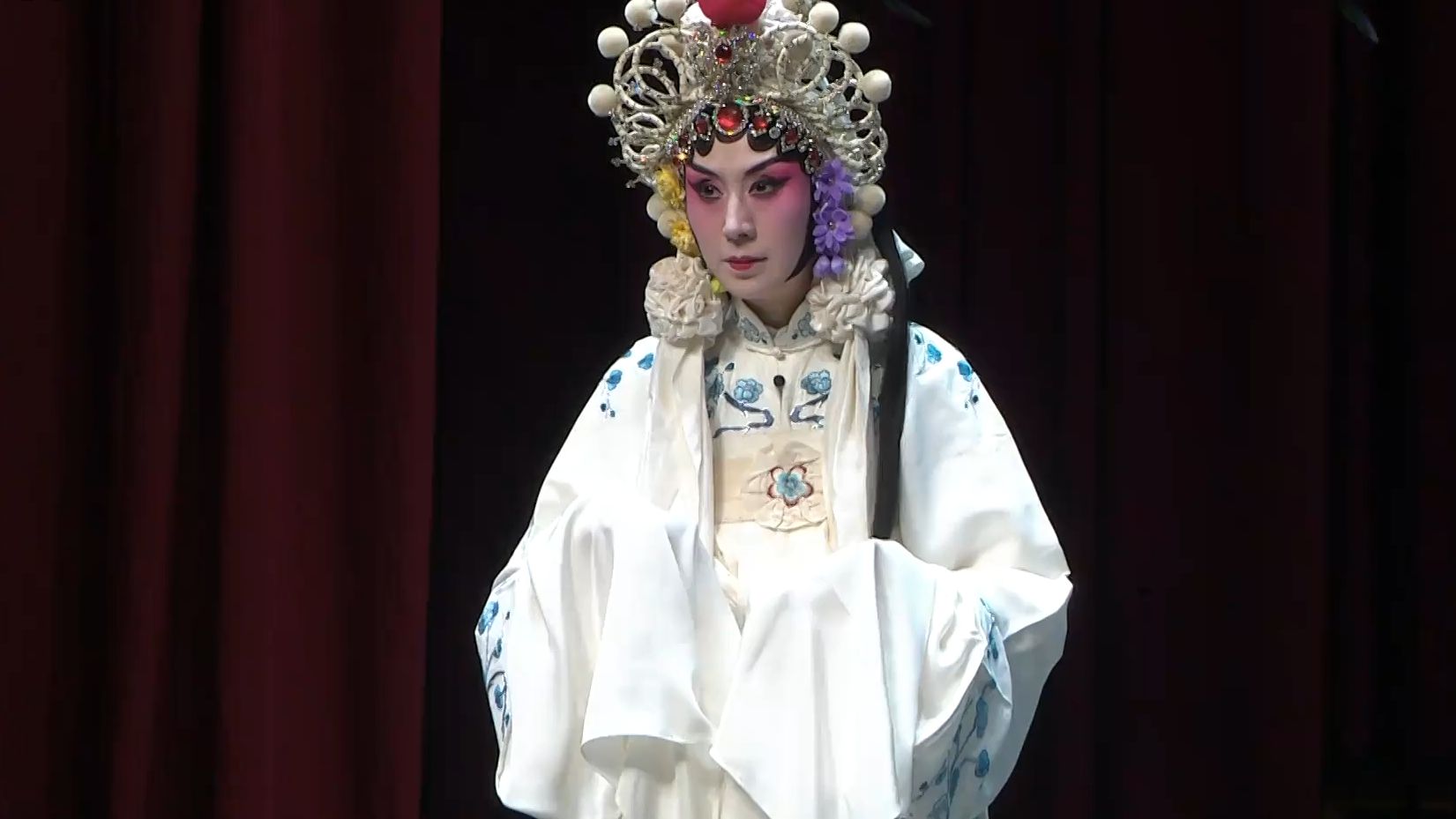 cctv空中剧院 京剧《白蛇传》史依弘等2024-6-8