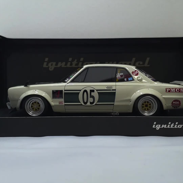 IG2647 LB-WORKS Hakosuka 2Door White Green With Mr.Hyuma 