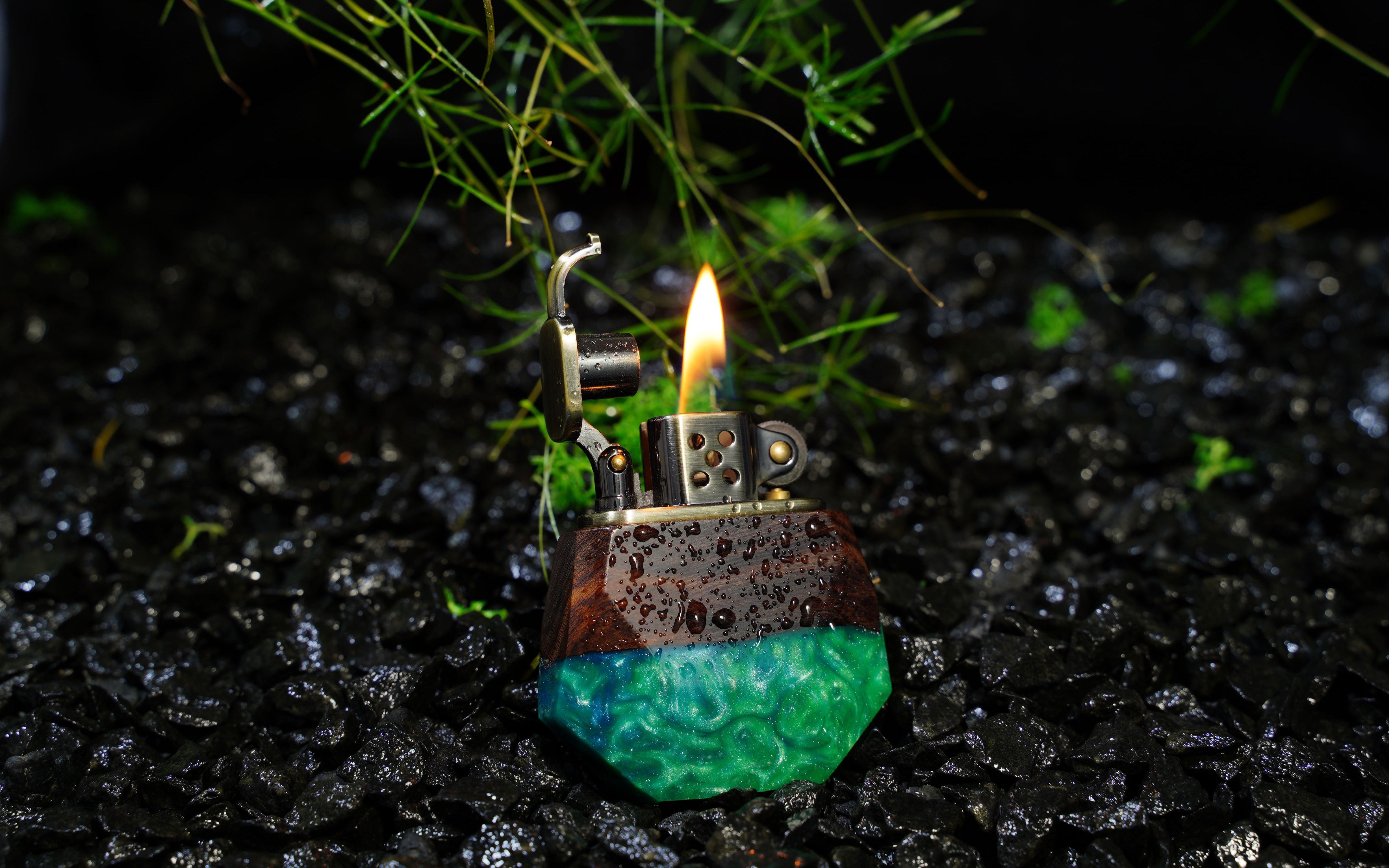 滴胶木艺机器加手工做一个超马蚤气的火机壳