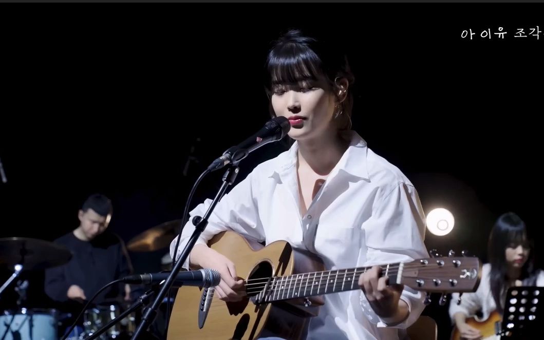 [图]IU-Station Station Sculpture Pre-release Live Clip