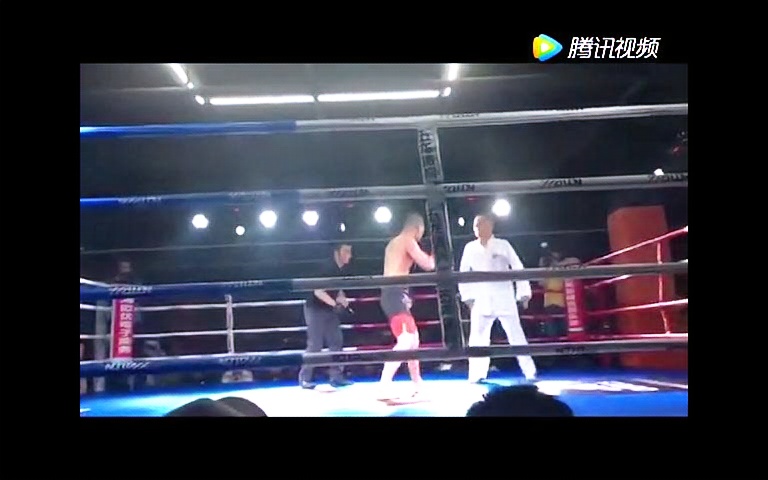 46岁太极拳朱春平(175cm 75kg )主动挑战mma选手,上擂对24岁业余搏击选手余求生(174cm 65kg)哔哩哔哩bilibili