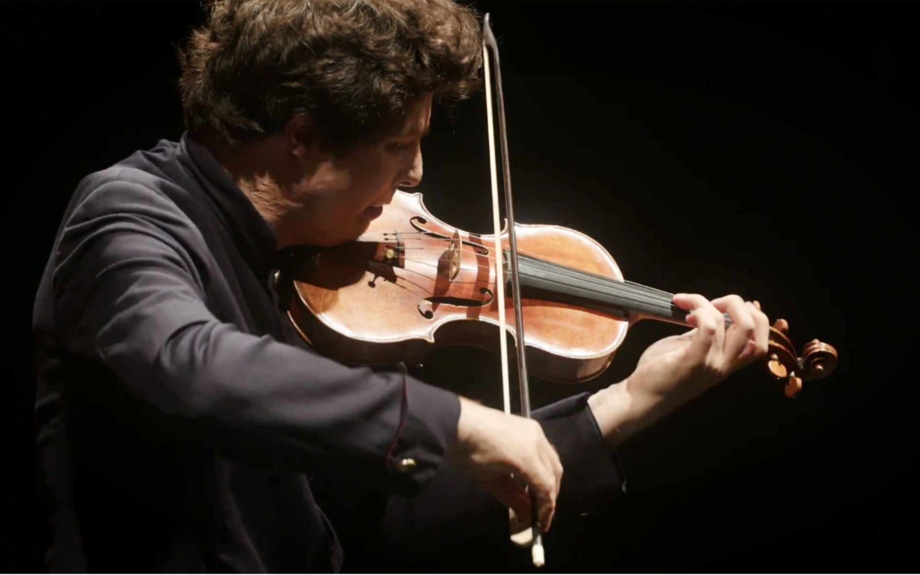 [图]奥古斯丁 & 小提琴·巴赫-萨拉班德舞曲 Augustin Hadelich & Violin - Bach - Sarabande no.2 BWV1004