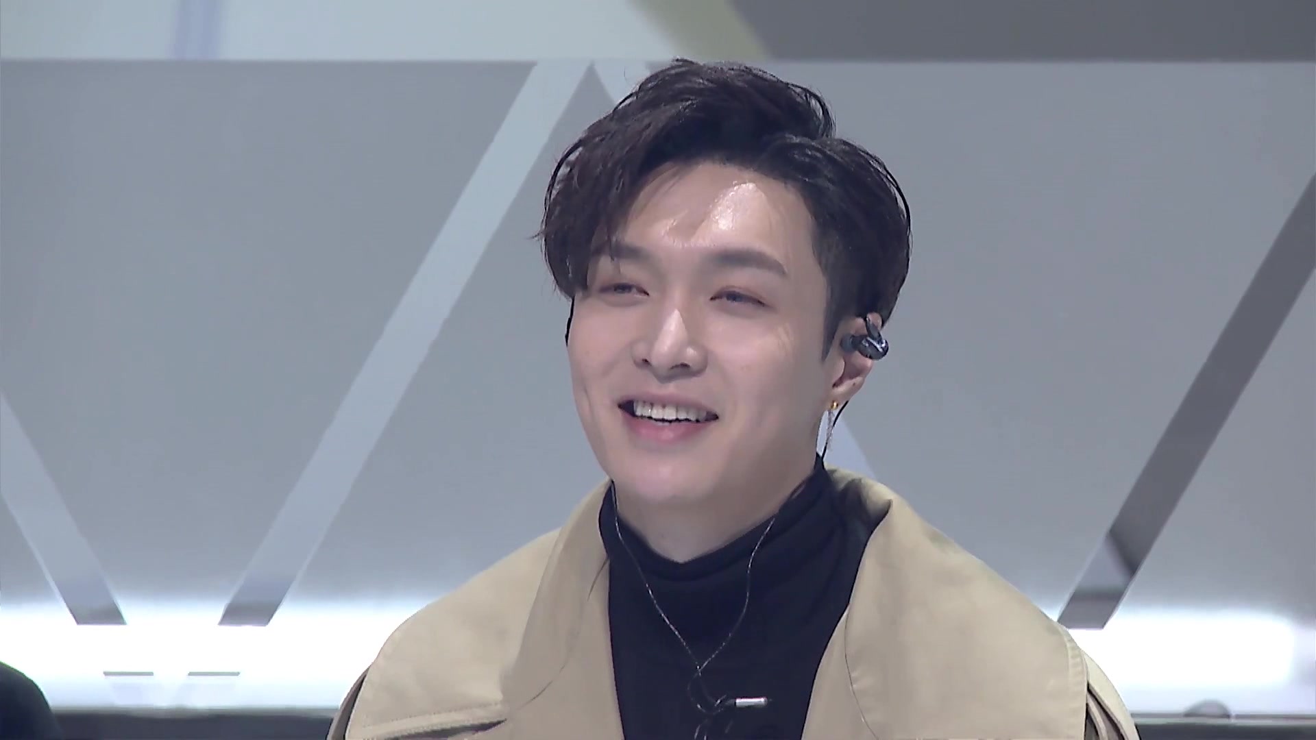 【张艺兴】180107花絮 张制作人上线啦!