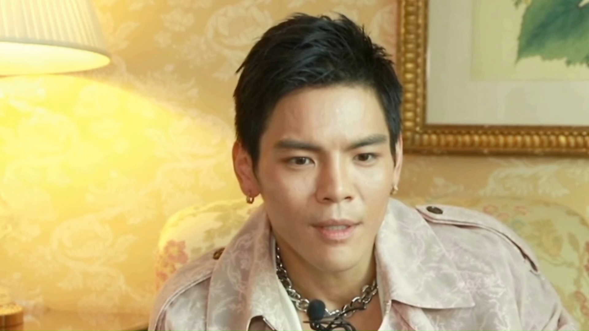 向佐发文回应演技争议,虚心接受批评:欢迎网友继续二创开玩笑