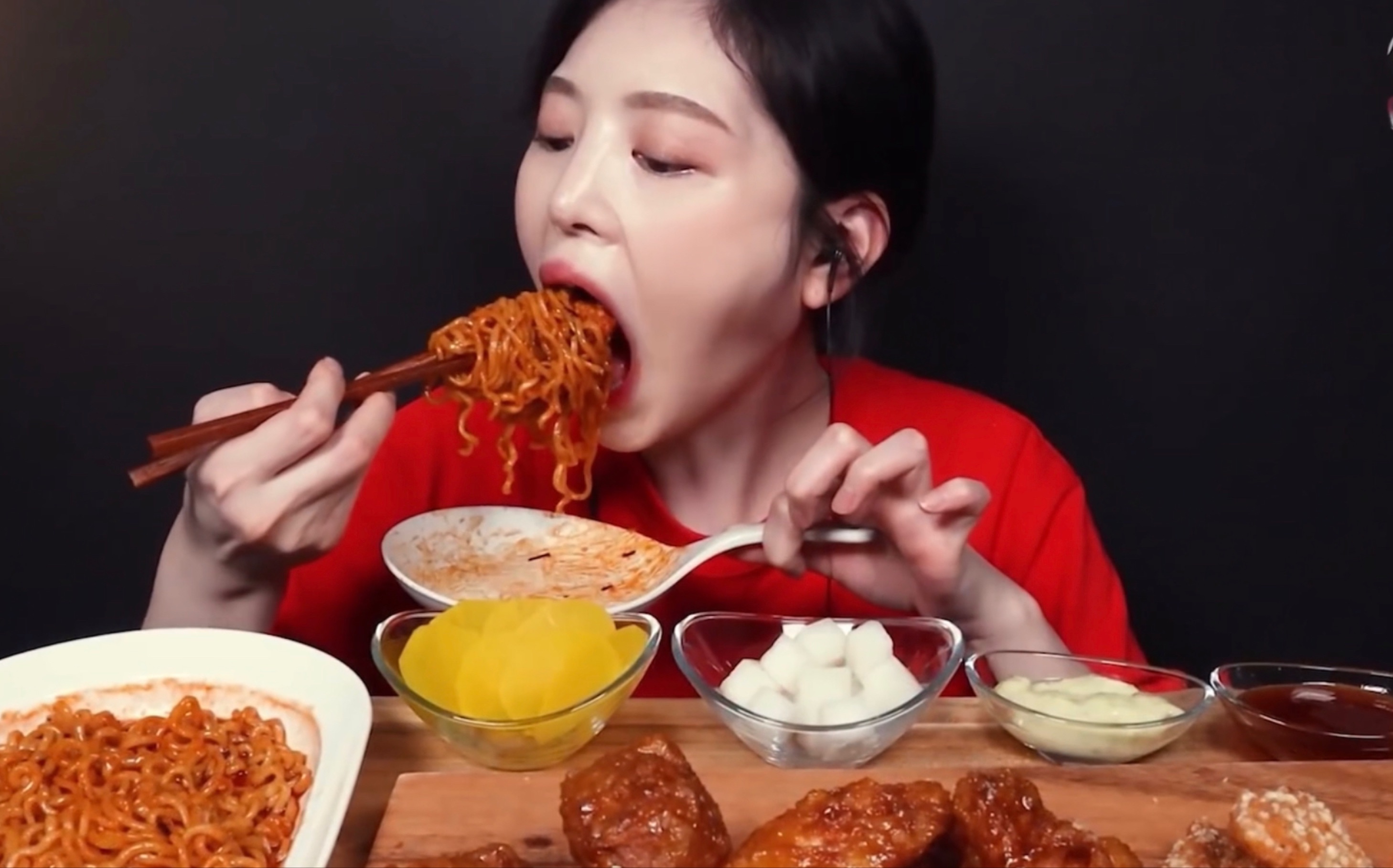 【搬运】210928 | boki欧尼mukbang 火鸡面 蜂蜜炸鸡 大米纯肉炸鸡