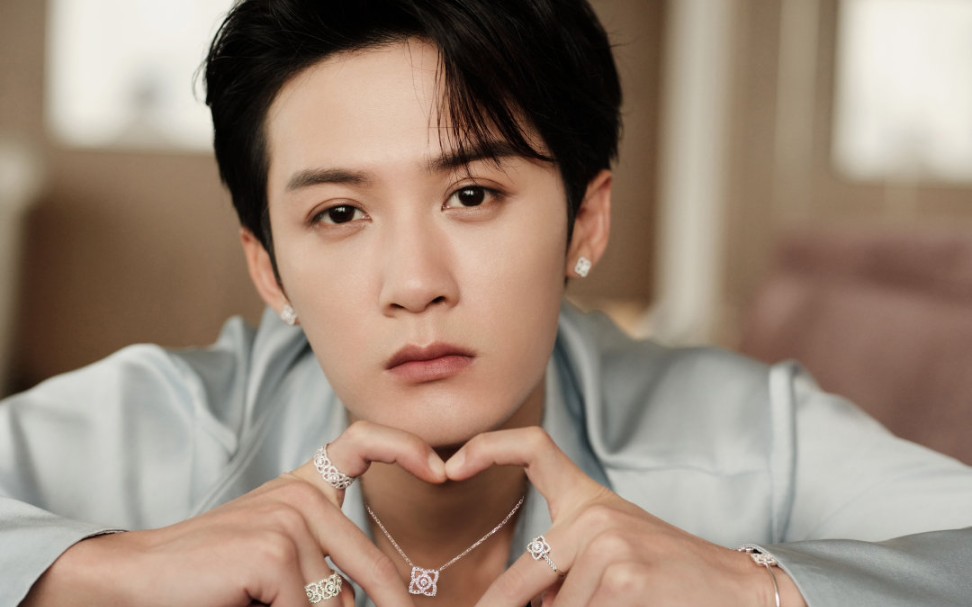 檀健次 戴比尔斯活动访谈,最后介绍了《很想很想你》莫青成,信息量好