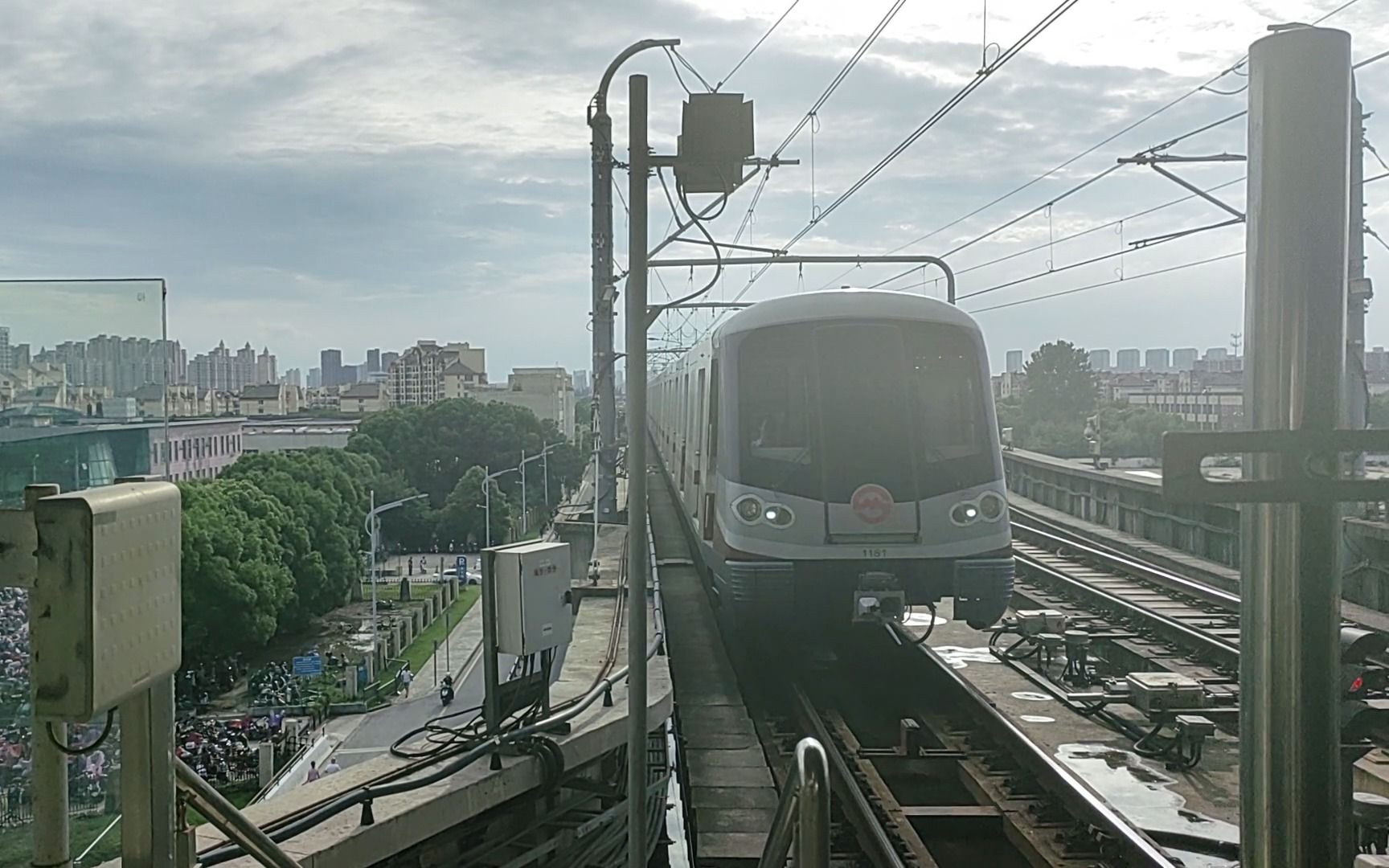 【上海地铁11号线】奶伽二世11a03-1181花桥进站