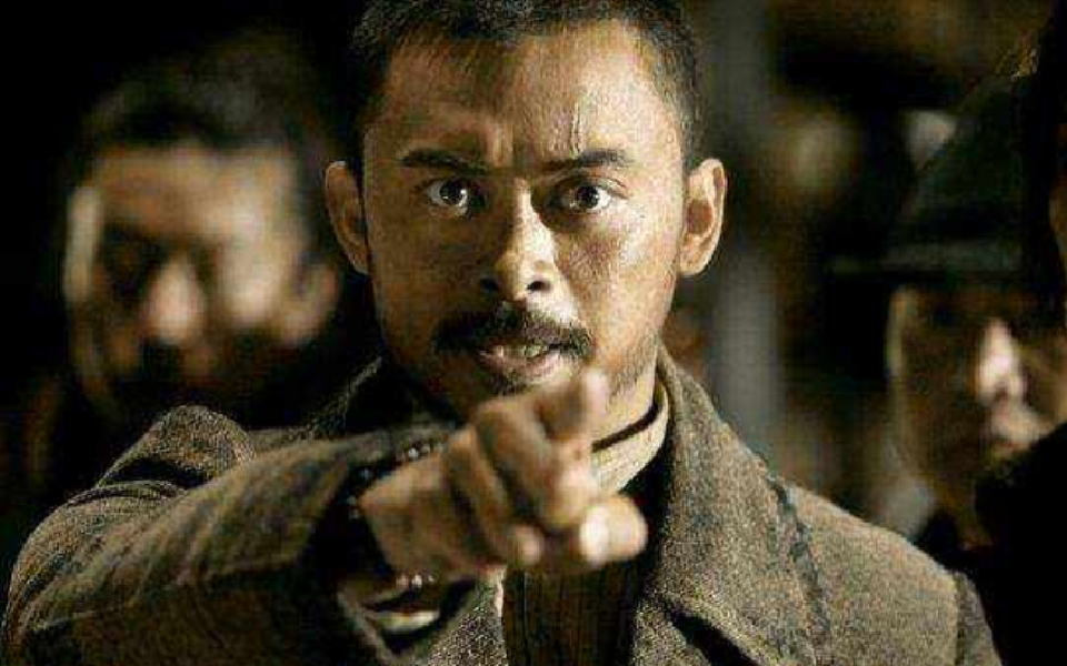 金山找来佛山挑战各路武功,所有武馆都招架不住,气势无敌了