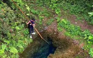 Tải video: 贵州深山惊现神秘水潭，潭水深不可测，源源不断流出清凉可口的山泉水，这么大的水流量到底从何而来！