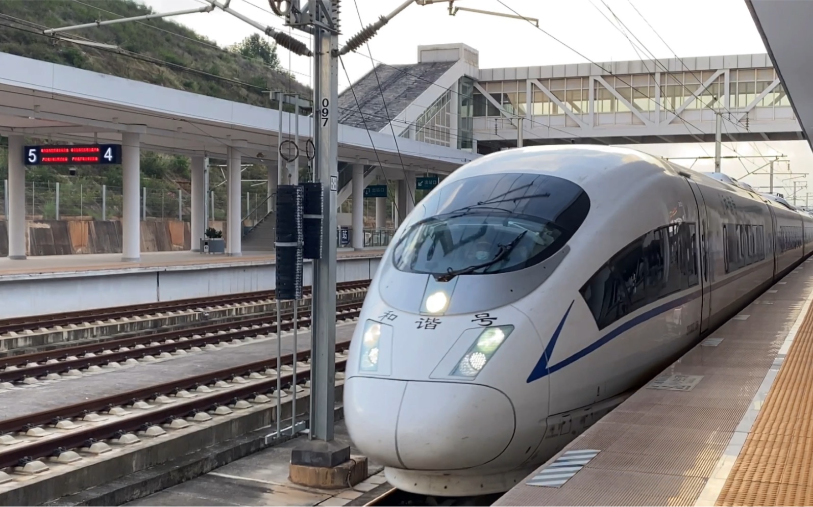 crh380bl进曲靖北站