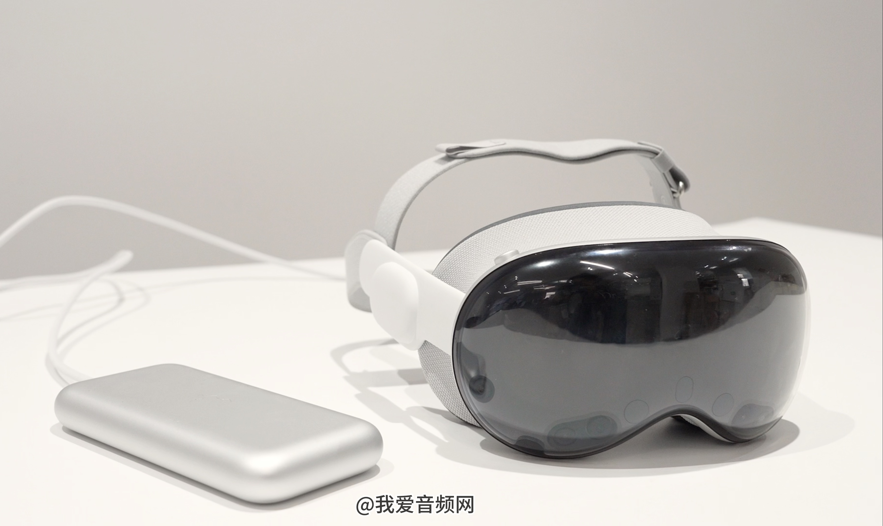 Apple Vision Pro到我爱音频网编辑部啦!哔哩哔哩bilibili