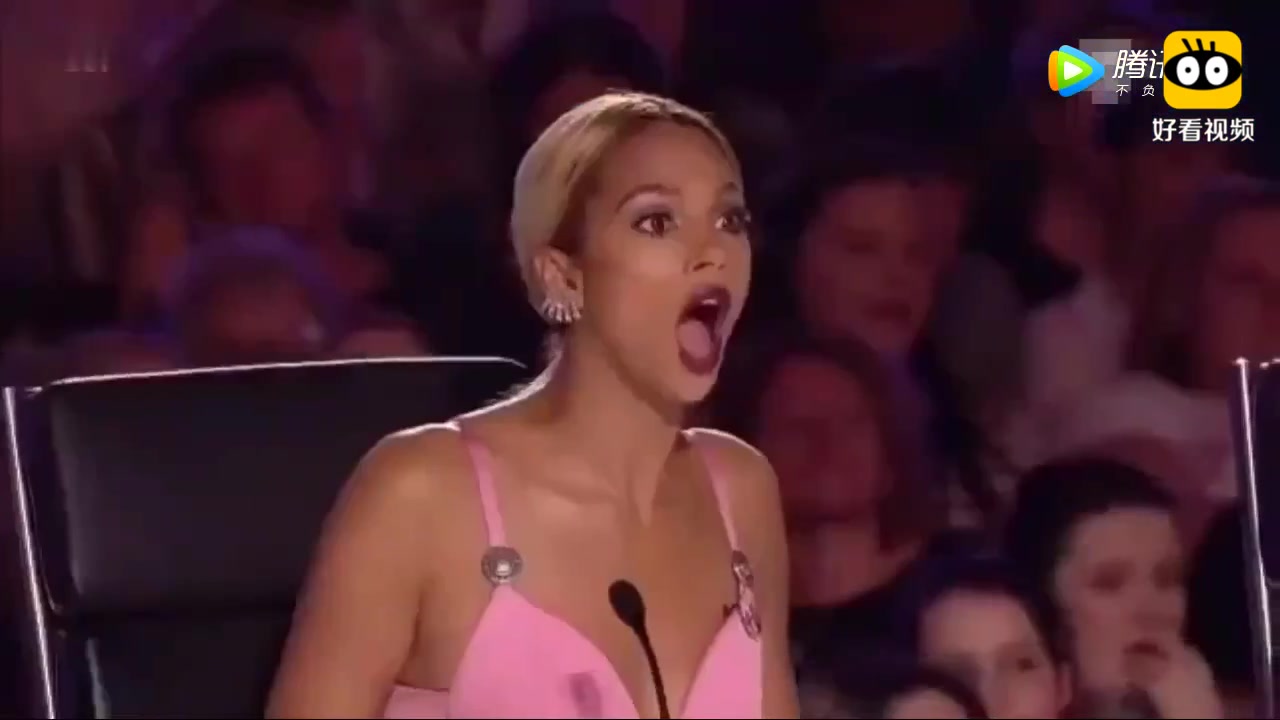 美国达人秀,两只脚丫间的爱情故事,爆笑全场