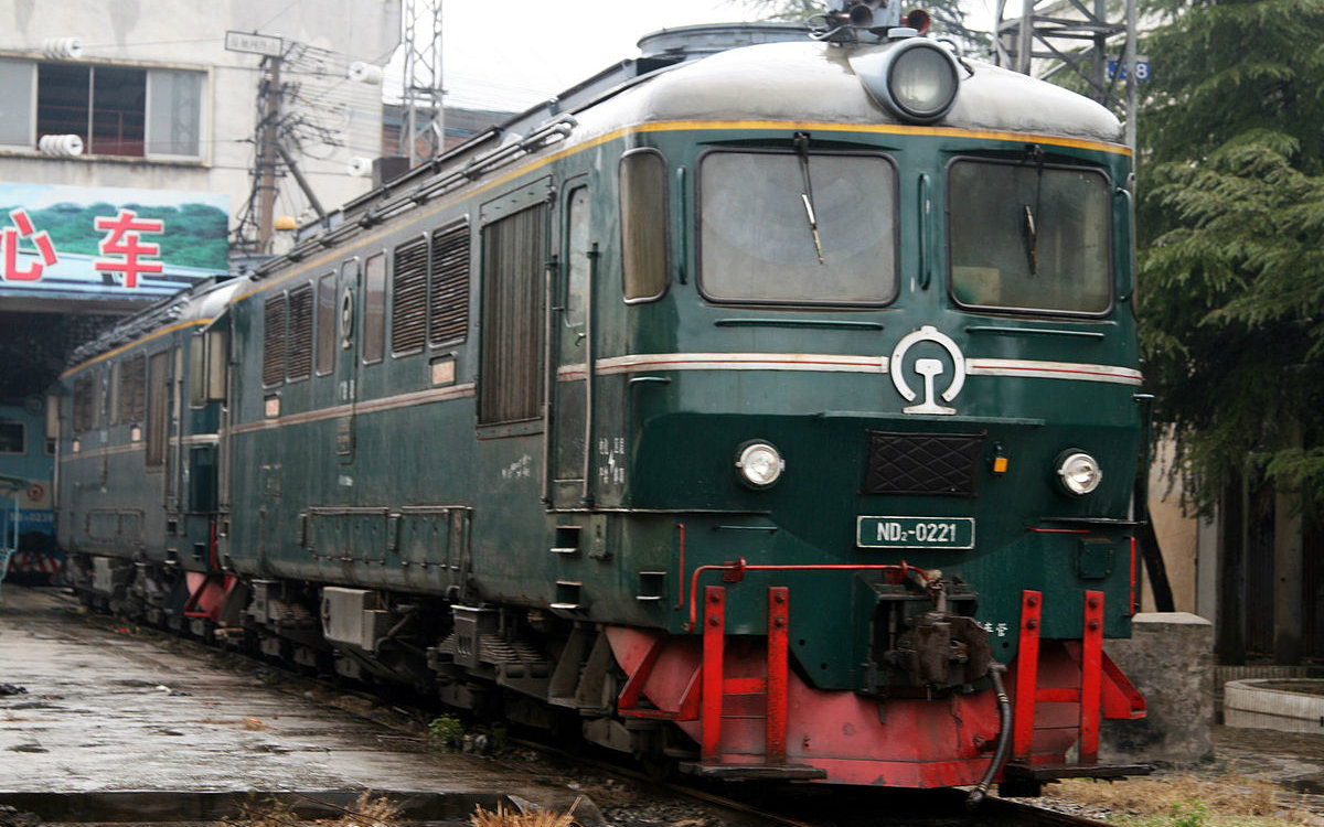 铁道迷中国nd2型及nd3型内燃机车的原型车罗马尼亚060da型内燃机车