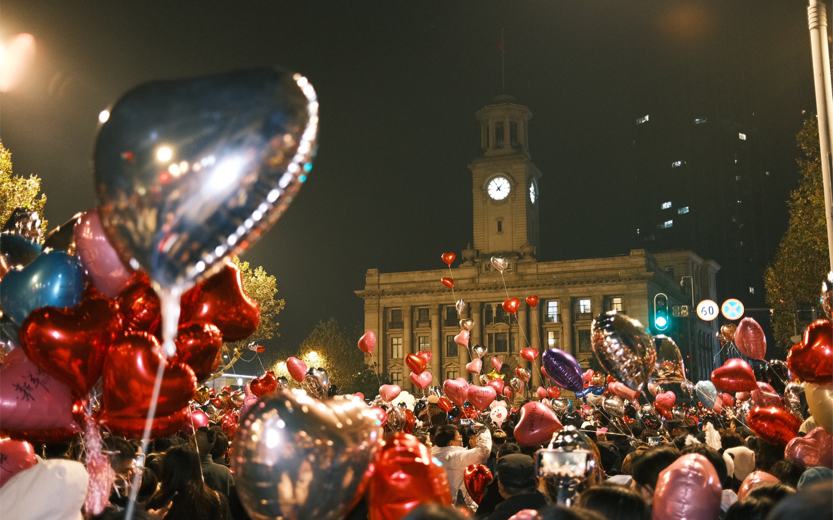 今夜的江滩也有"烟花"跨年啦