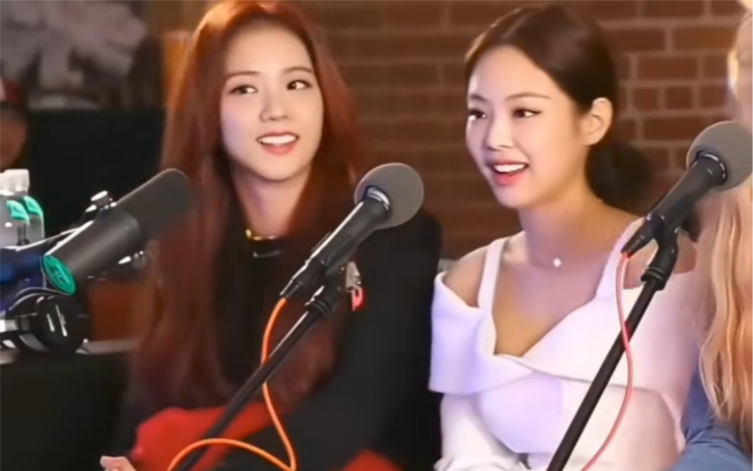 该死的默契 "jisoo "jennie 俩人这么有默契么