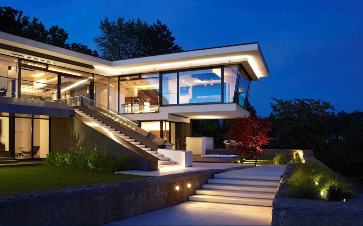 位于德国辛德尔芬根的一座通透时尚的现代豪宅