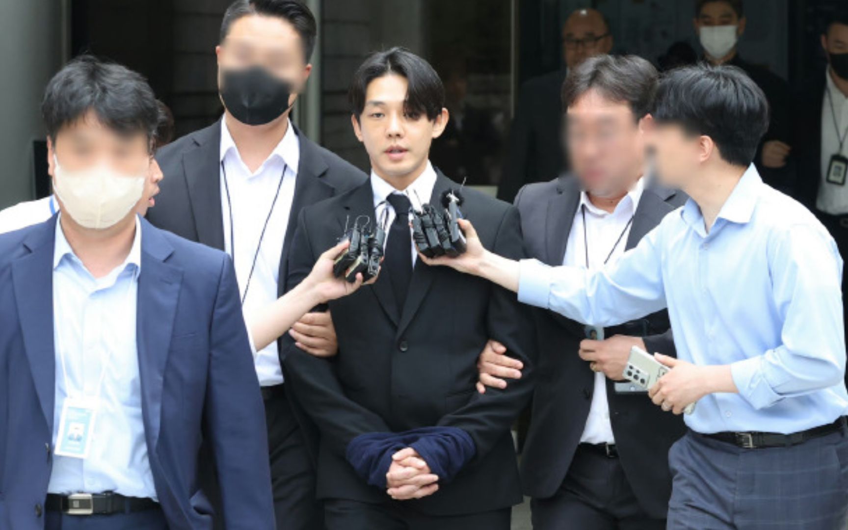 刘亚仁逮捕令被驳回,不料遭到粉丝泼水,星途彻底结束了