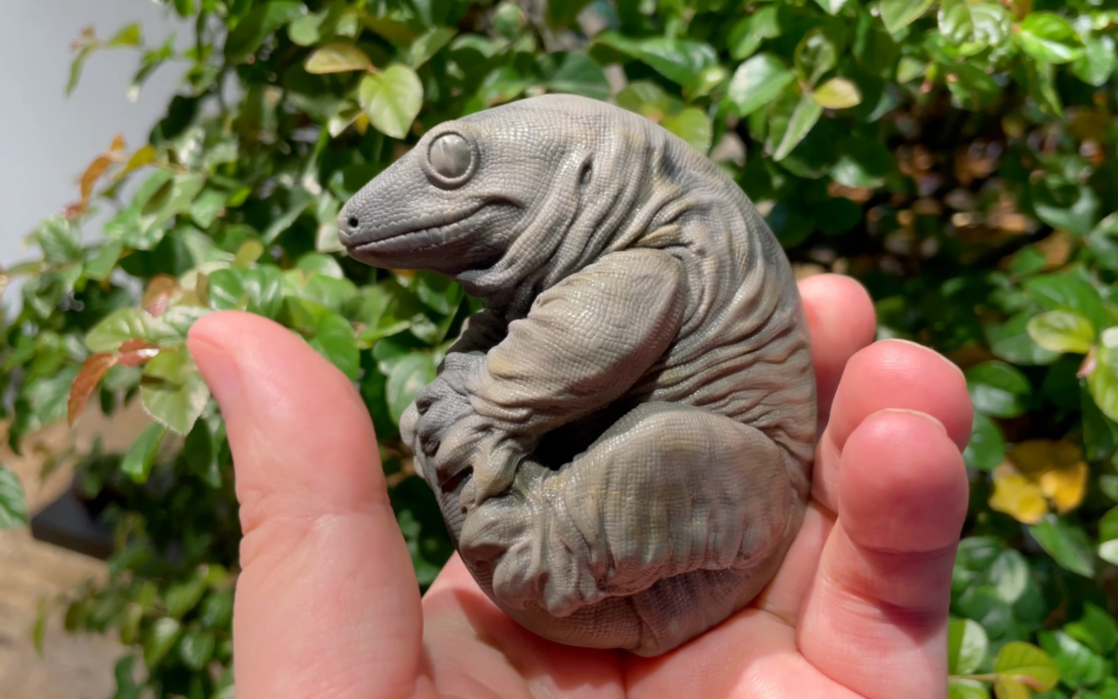 秋坞居写实巨人守宫写实雕刻作品 天然的花纹 周期长 需要定制 纹理