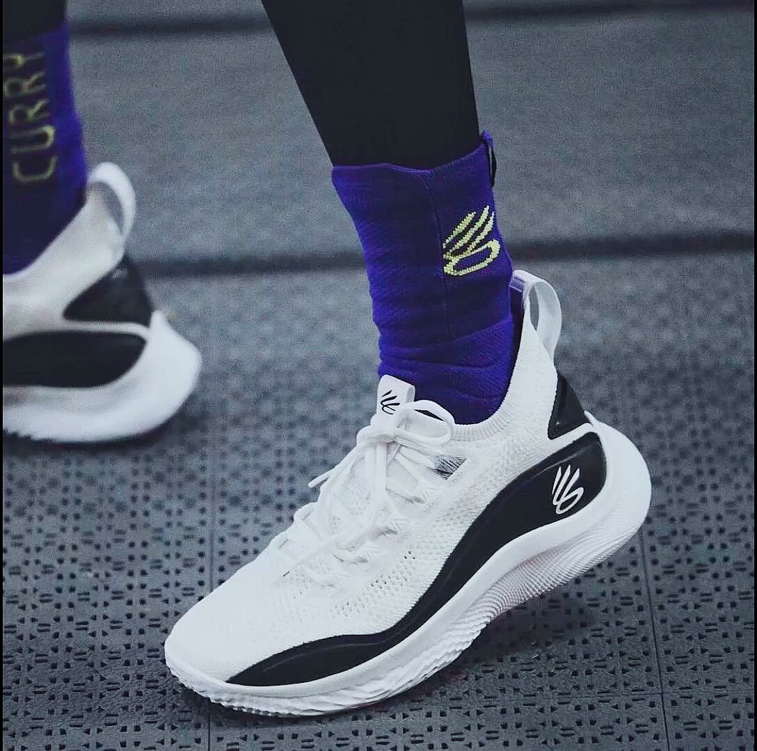 又胖了还有问问大家库里8哪个配色好看一些