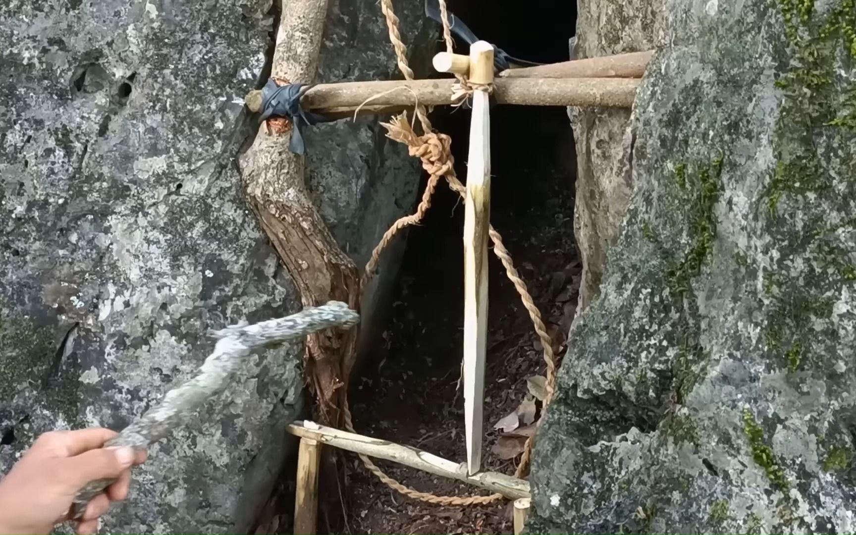 猎人进入森林,一个非常好的陷阱