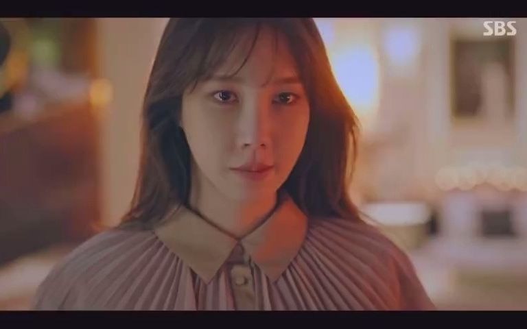 沈秀莲被捅今晚顶楼沈秀莲被人用刀捅了吴允熙害怕地拔出秀莲身上的刀