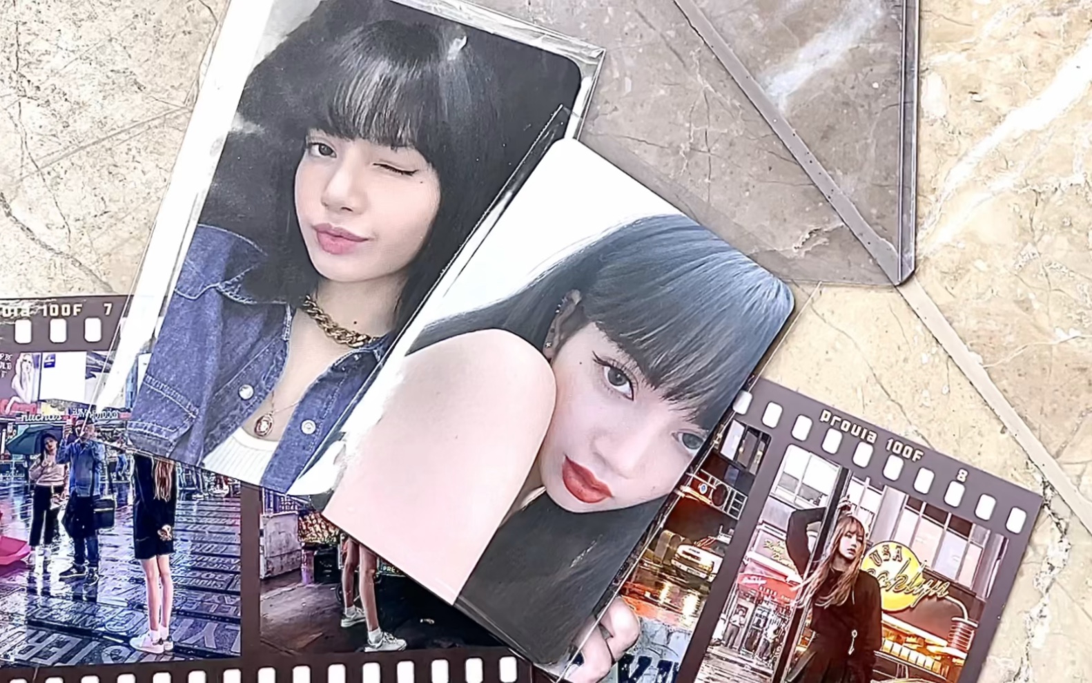 今天换一个视角 lisa小卡拆箱 我好爱这两张995_哔哩哔哩_bilibili