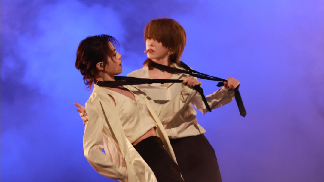 摇滚乐队主唱×越剧小生爆改爱豆,小说照进现实!