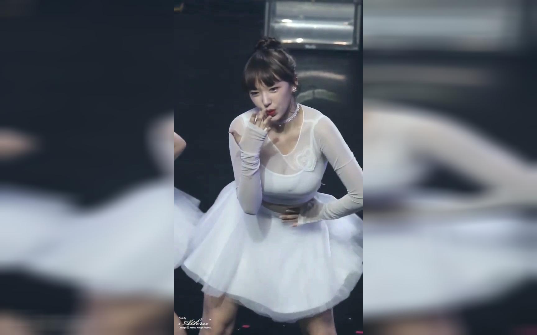 [图]【程潇】这白衣素素的衣服，好身材一览无遗啊！160817 WJSN Secret_Showcase_MoMoMo