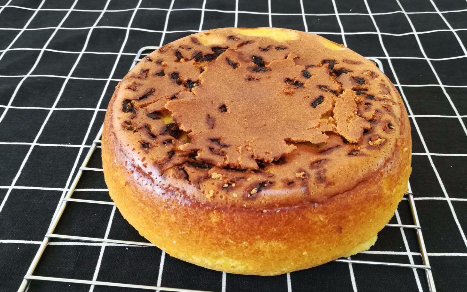 6个鸡蛋,1碗玉米面,简单一搅,不用烤箱,教你做蓬松暄软的蛋糕_哔哩