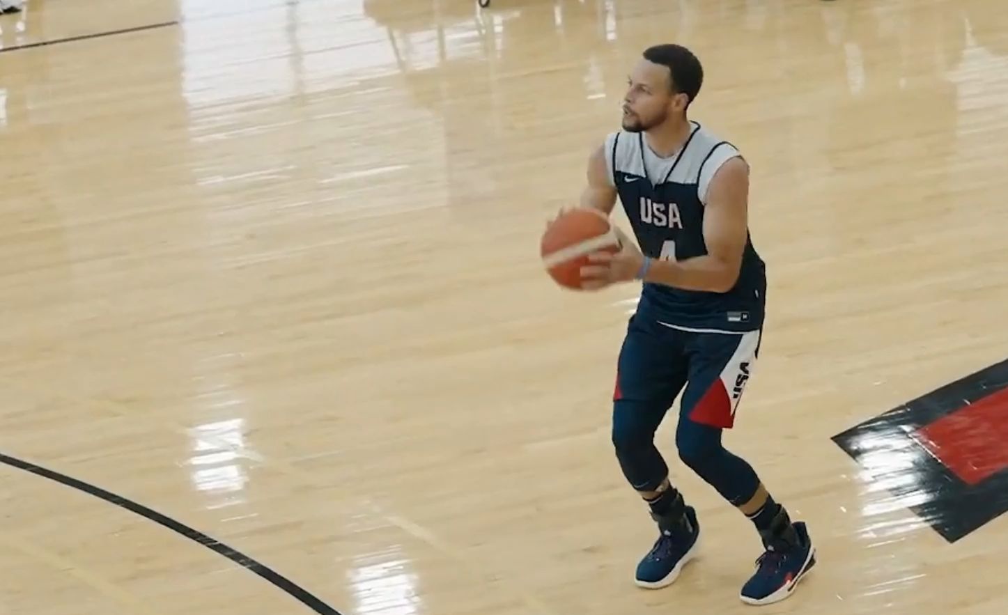 巴黎奥运会库里最新投篮训练