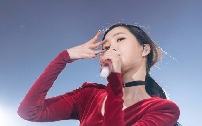 【孙娜恩】更新高清饭拍视频一则 180112pink space solo舞台new face