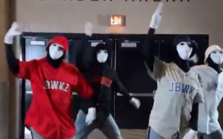 [图]【Jabbawockeez】I LIKE DAT（秀衣服～）